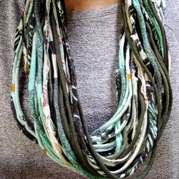 Scarf - Picture 1 of 1
